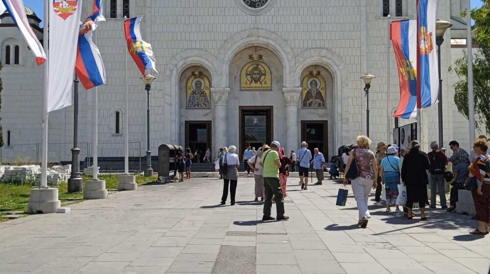 Danas u podne zvona u crkvama zbog rezolucije 1