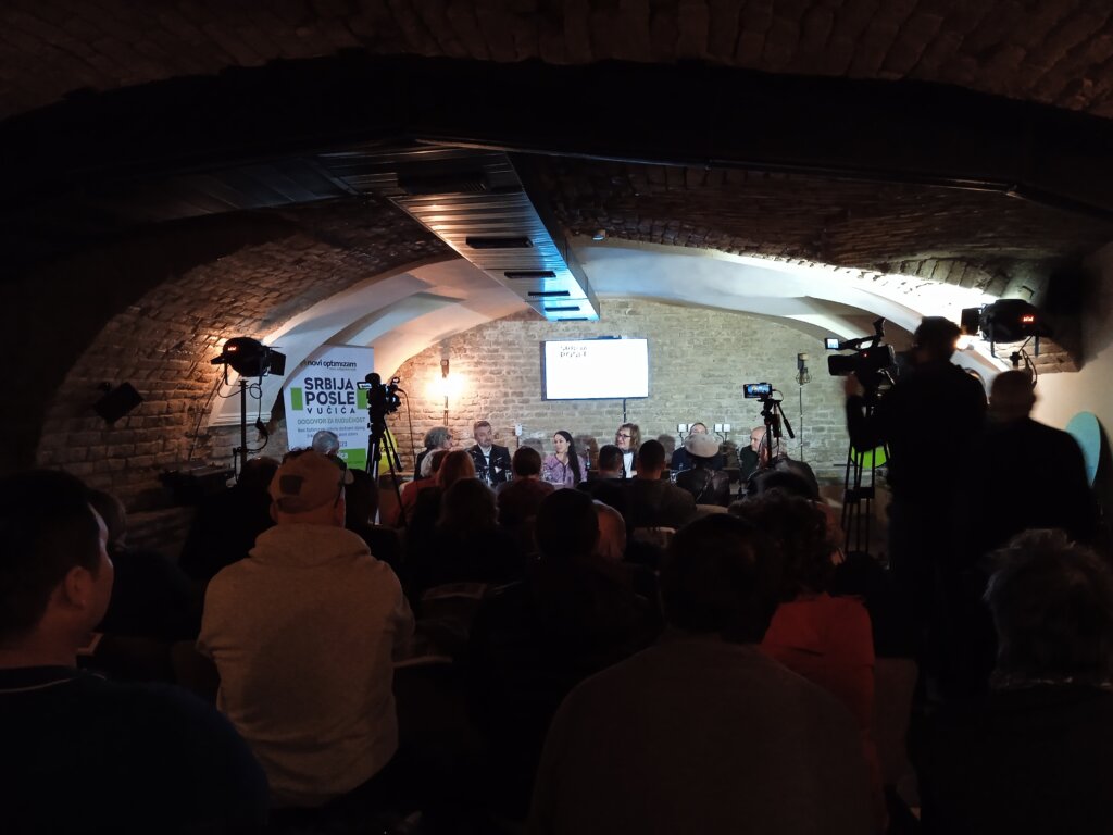 (VIDEO)“Biti spreman, to je sve”: Održana tribina Novog optimizma u Subotici na temu “Dogovor za budućnost - Srbija posle Vučića” 3