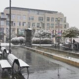 Šabac pod snegom: Zbog klizavih kolovoza vozače očekuje sporija vožnja 14