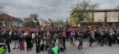 Protest radnika EPS u Lazarevcu Završen protest radnika EPS-a: Rok za poništenje odluke o prelasku u akcionarsko društvo sedam dana ili sledi radikalizacija (VIDEO, FOTO) 3