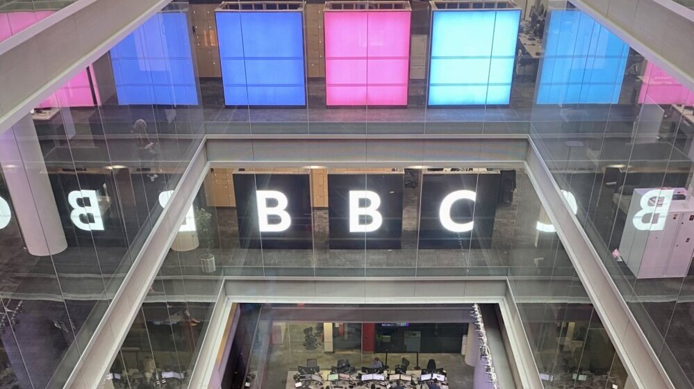 Predsednik upravnog odbora BBC podneo ostavku zbog kršenja pravila o javnim imenovanjima 1