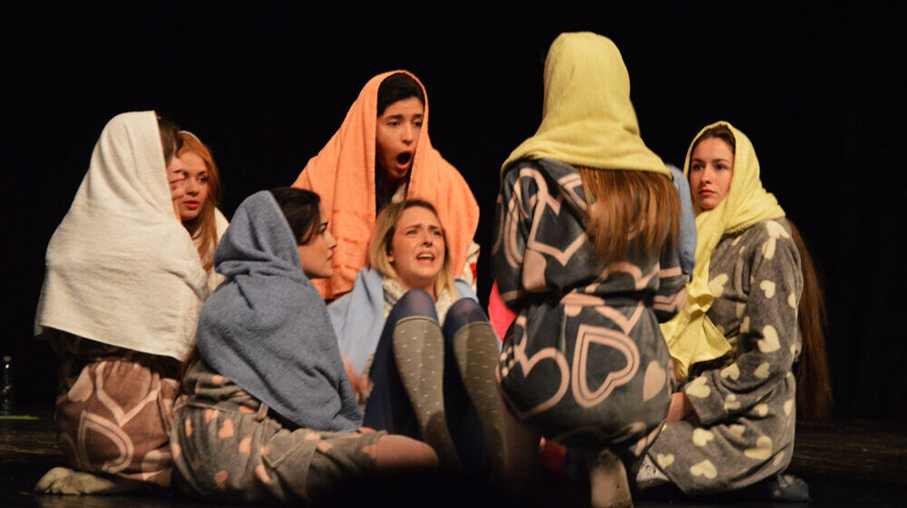 Festival „Na pola puta“ u Užicu počeo izvođenjem komada „Devojčice“: Kako princeze postaju mučenice 1