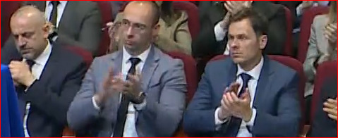 Vučić opet stao u odbranu Milana Radoičića: Napadaju ga jer ga se plaše i vide iza svakog drveta 2 Vučić opet stao u odbranu Milana Radoičića: Napadaju ga jer ga se plaše i vide iza svakog drveta 2