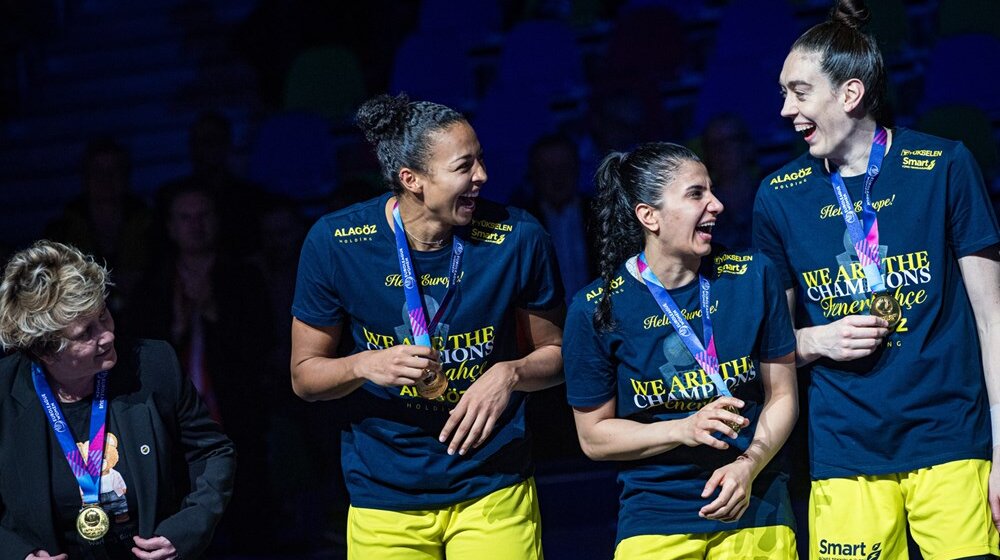 Marina Maljković posle reprezentacije i Fenerbahče popela na krov Evrope: Srbija ima trenersku aždaju (VIDEO) 1