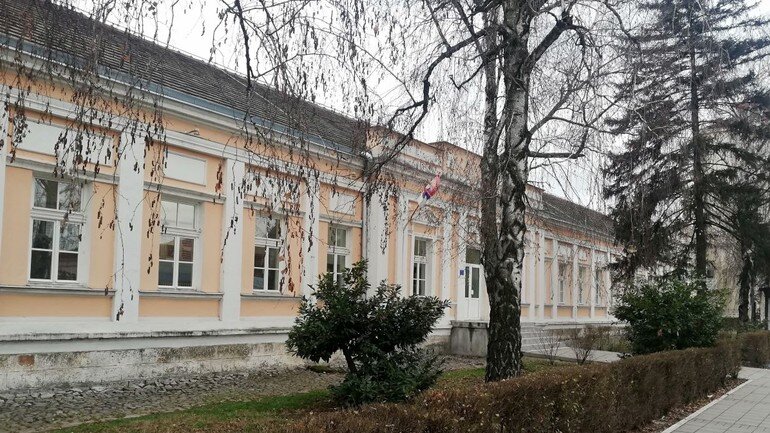 Zbog čega grad Valjevo najmanje izdvaja za Medicinsku školu? 1