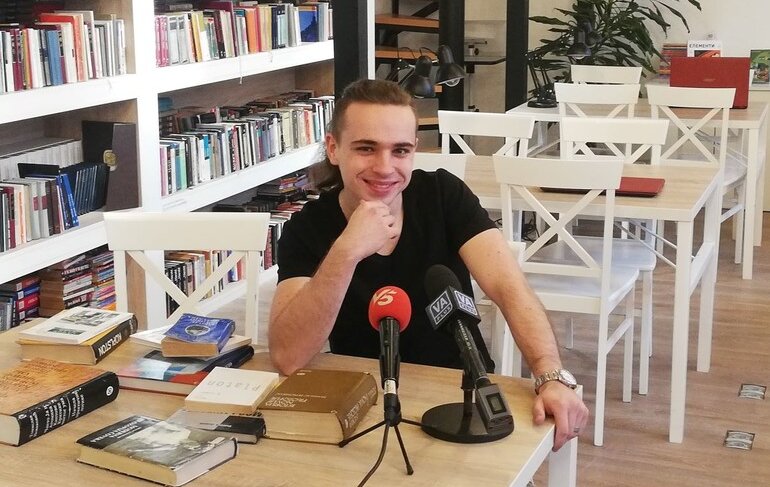 Maturant Valjevske gimnazije Nikola Petrović osvojio srebrnu medalju na Srpskoj olimpijadi filozofije 1