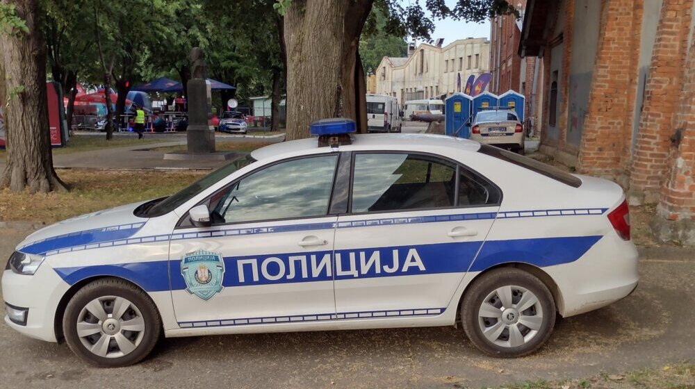 Zaječar: Krivična prijava zbog sumnje da je obio automobil, ukrao laptop i novčanik 1