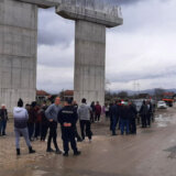 Meštani blokirali gradilište na deonici auto-puta kod Požege: Traže pravičnije cene za oduzeto zemljište 11