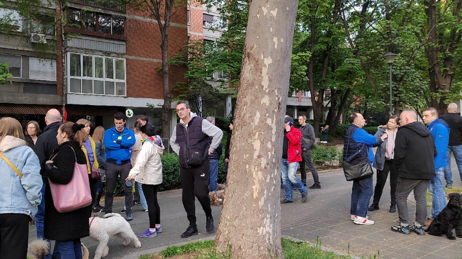Protest stanara u Bulevaru kralja Aleksandra, neće bašte kafića na zelenoj površini 1