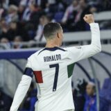(VIDEO) Ronaldo pobesneo na derbiju saudijskog prvenstva, po završetku meča publiku „pozdravio“ hvatanjem za međunožje 5