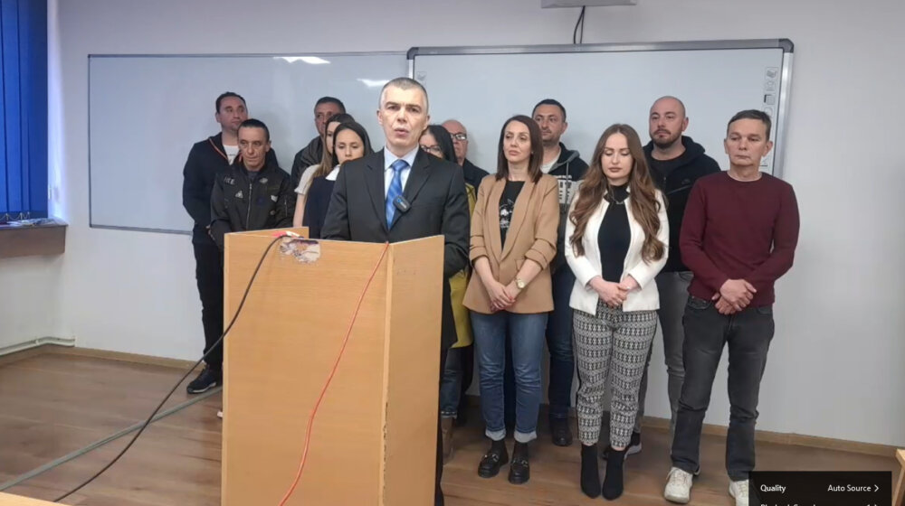 "Neće, hoće, hoće, neće": Povlačenje sa izbora samo još jedna stavka na listi političkih promena Aleksandra Jablanovića 1