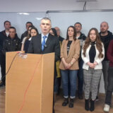 "Neće, hoće, hoće, neće": Povlačenje sa izbora samo još jedna stavka na listi političkih promena Aleksandra Jablanovića 8