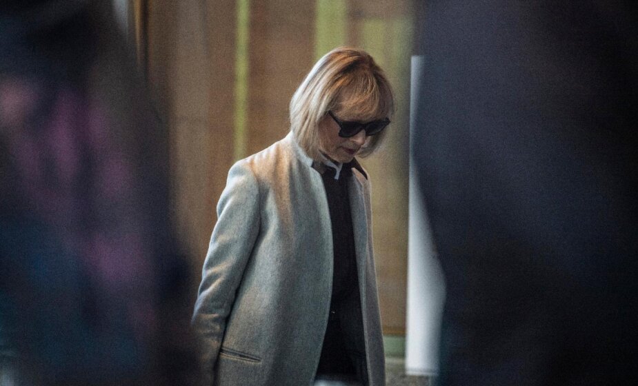 Bivša kolumnistkinja časopisa "El" Džin Kerol svedočila da ju je Tramp pre 30 godina seksualno napao 1