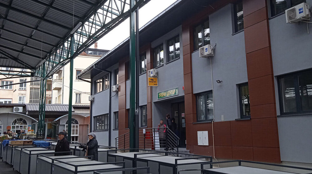 Zakupci lokala na užičkoj pijaci najavili tužbu protiv Bioktoša: Kako je moguće da kilovat-čas košta 300 dinara? 1