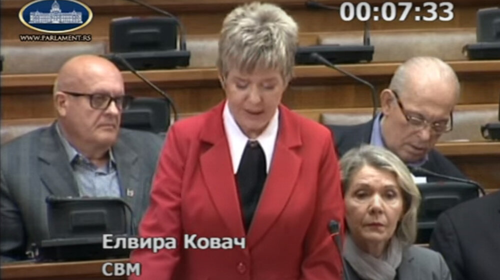 Poslanik PUPS-a spavao u Skupštini: Koliko nas košta i ko je osim njega tokom prethodnih godina uhvaćen u dremanju? 1