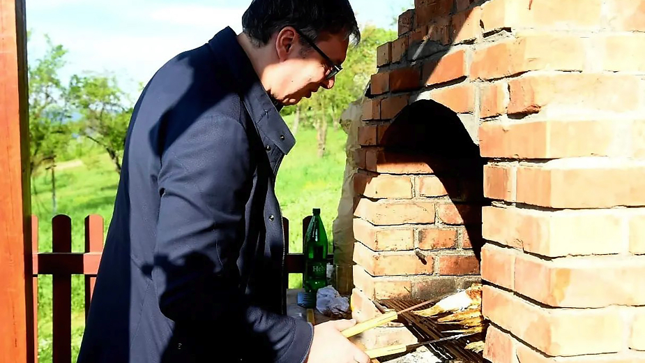 Kako je Vučić u Tekiji spremao smuđa za Žofrea 1