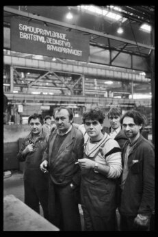 (FOTO) "Radilo se mnogo i živelo dobro": Bilo jednom u kragujevačkoj Crvenoj Zastavi 4