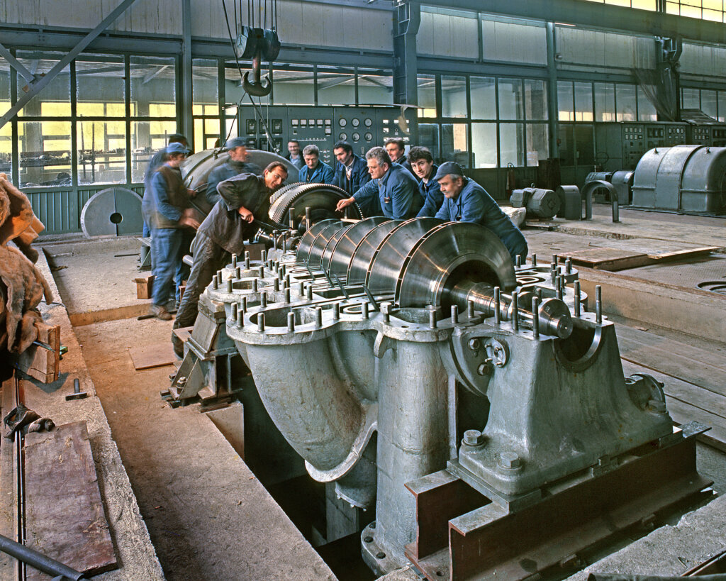 (FOTO) "Radilo se mnogo i živelo dobro": Bilo jednom u kragujevačkoj Crvenoj Zastavi 9