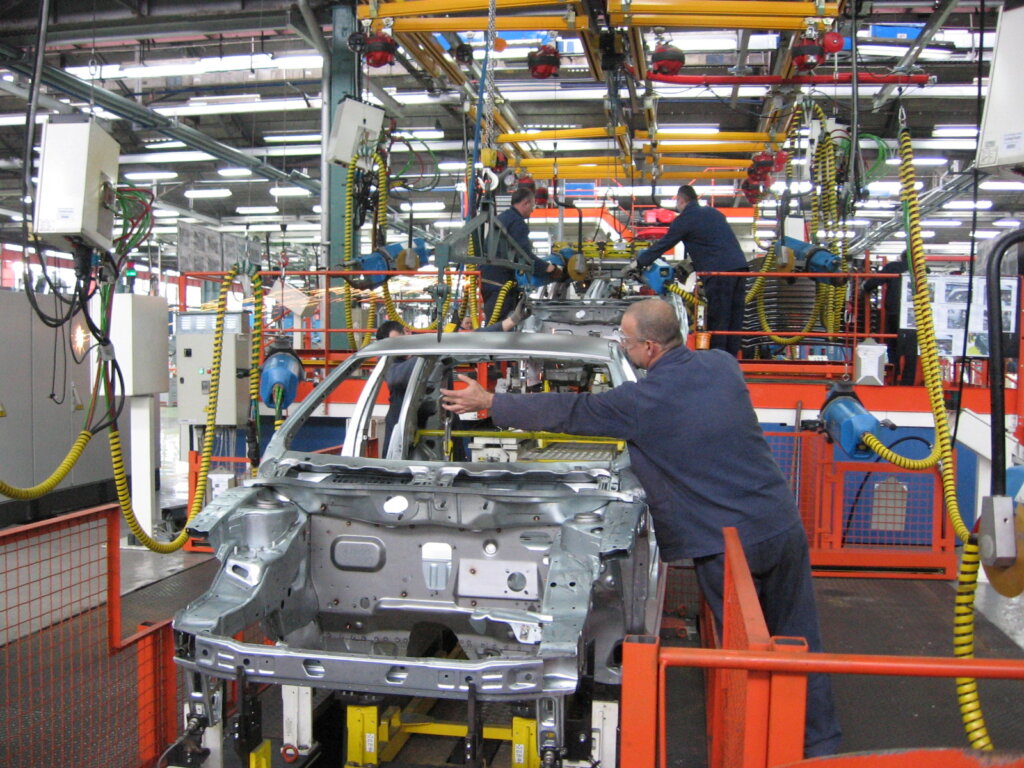 (FOTO) "Radilo se mnogo i živelo dobro": Bilo jednom u kragujevačkoj Crvenoj Zastavi 11