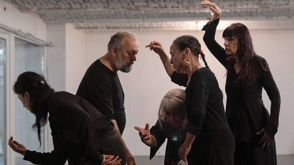 “Želja da se napravi čvrsta istorija završiće se neuspehom”: premijera plesne predstave u Bitef Teatru 1