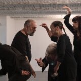 “Želja da se napravi čvrsta istorija završiće se neuspehom”: premijera plesne predstave u Bitef Teatru 5