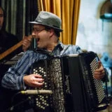 "Englezi uglavnom znaju o Srbiji ono što vide na BBC": Muzičar Živorad Žika Nikolić o životu u Londonu i popularnosti harmonike na Zapadu (FOTO) 1