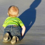 Ko je bio "Naj Kića" u trci puzanja beba u Kikindi? 3