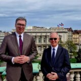 "Odličan sastanak": Predsednik Srbije sa šefom misije OEBS na terasi Novog dvora 8