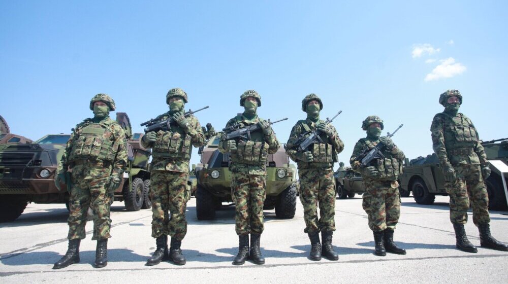 Vučić: Vojska Srbije prešla u nešto niži stepen borbene gotovosti, komplikuje se situacija na Kosovu 1