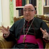 Biskup Đerđi tokom Uskršnje mise pozvao na molitvu za pomirenje Albanaca i Srba 6