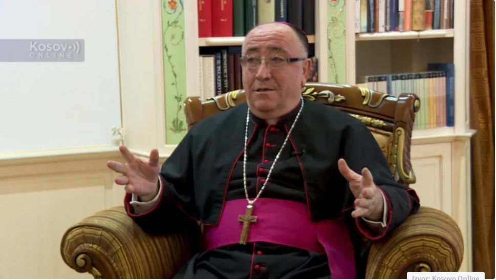 Biskup Đerđi tokom Uskršnje mise pozvao na molitvu za pomirenje Albanaca i Srba 1