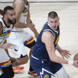 Denver poveo sa 2:0 protiv Minesote, 27 poena Jokića 6