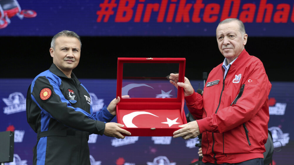 Erdogan se pojavio posle bolesti i predstavio prvog turskoog astronauta 1