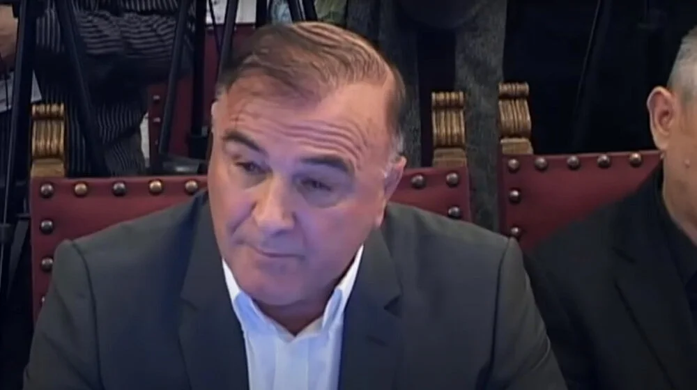 "Kontroverzni finansijer": Zbog čega je pre 20 godina priveden Momčilo Mandić, otac poznatog rukometaša? 1