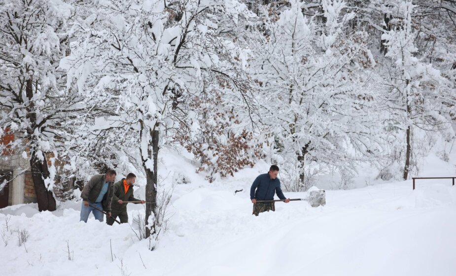 Na Kopaoniku 49 santimetara snega, problemi u delovima Srbije 1