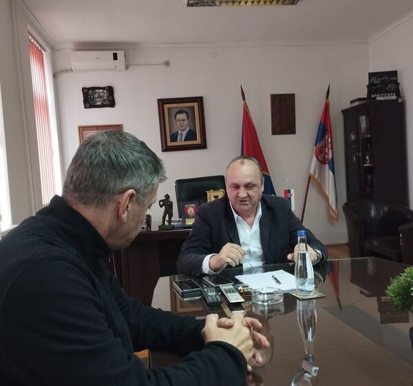 "Ukoliko se Ivanu bilo šta dogodi bićeš lično odgovoran za to": Ćuta u Žagubici posle pretnji aktivisti 1