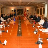 Premijer S.Makedonije na sastanku s predsednicom Kosova pozvao Beograd i Prištinu na dijalog 12