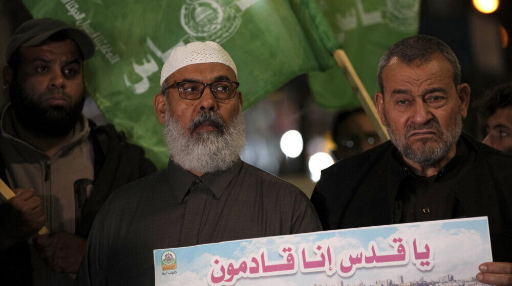 Palestinski vernici se ponovo zabarikadirali u Al-Aksu i sukobili s izraelskom policijom 1