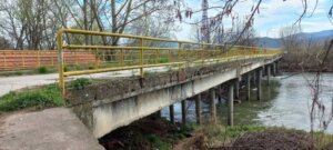 Protest građana Niša zbog mosta u Donjoj Vrežini: Zahtevi Vučiću, Vladi i Gradu da se izgradi novi, a postojeći do tada ne ruši 2 Protest građana Niša zbog mosta u Donjoj Vrežini: Zahtevi Vučiću, Vladi i Gradu da se izgradi novi, a postojeći do tada ne ruši 2