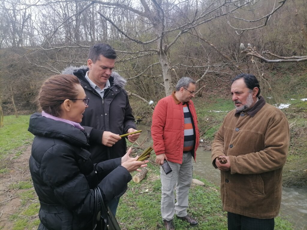 SBB fondacija zasadila 1.200 košarastih vrba u selu Roćevići 2 SBB fondacija zasadila 1.200 košarastih vrba u selu Roćevići 2