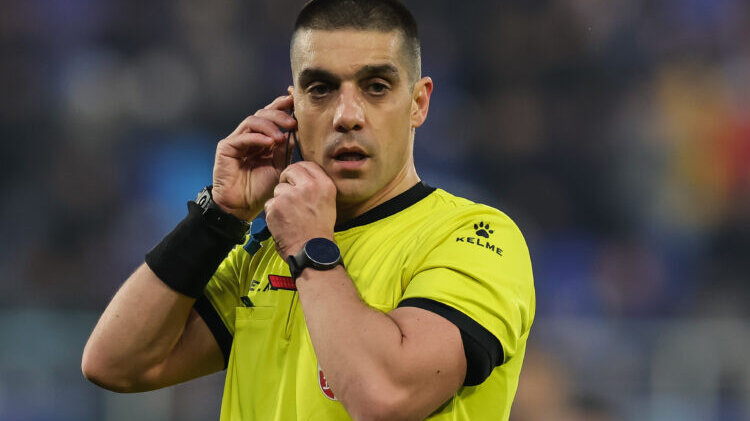 Na ispitu karijere: Mladi Dejan Trifković sudi večiti derbi 1