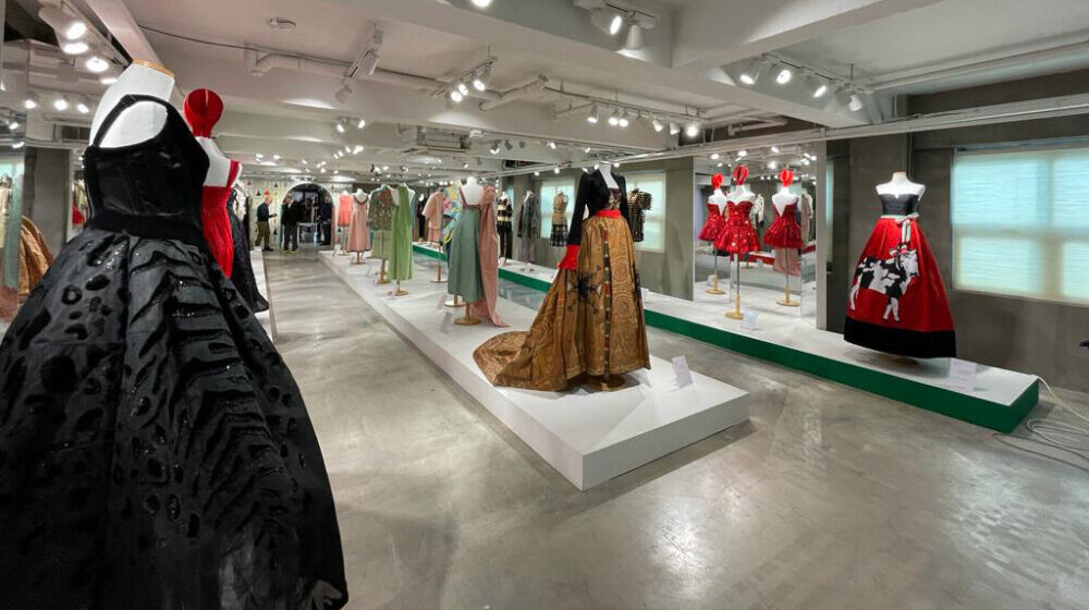 Ambasada Italije najavila dane “Italijanske mode u Beogradu” od 26. aprila do 6. juna: Omaž Renatu Balestri, izložbe, revije, seminari... 1