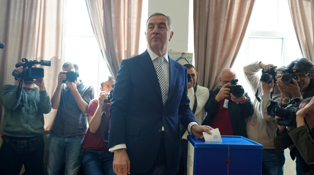 Đukanović izašao na glasanje i najavio povratak Crne Gore na evropski put razvoja 1