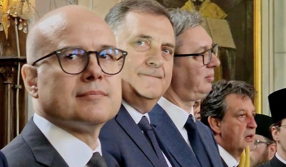 Od ministra odbrane do predsednika: Državni vrh Srbije i Republike Srpske prisustvovao opelu patrijarhovoj majci u Čurugu 1