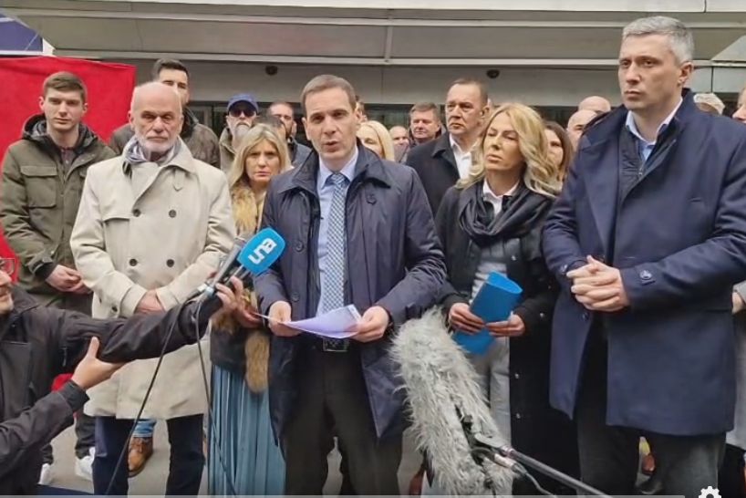 Desnica ispred RTS-a zatražila da se sporazum o Kosovu pročita u svim informativnim emisijama 1