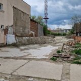 Porušena kuća, građani nezadovoljni: Šta se dešava sa izgradnjom parkinga u centru Zrenjanina? 1