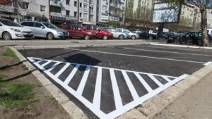 Protest građana u Petrovaradinu zbog naplate parkinga kod železničke stanice: "Gradonačelnik je lično obećao da naplate biti neće" 13