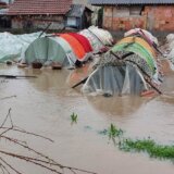 “Poplavljena su nam dvorišta i plastenici”: Dok se drugi bore sa snegom, stanari dela Zaječara muku muče sa vodom 4