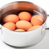 Koliko dugo se kuvaju jaja da bi žumance bilo tvrdo 1