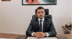 Nova: Zapaljen automobil direktora PIO fonda - supruga Relje Ognjenovića prijavila da im je izgoreo BMW X7 7